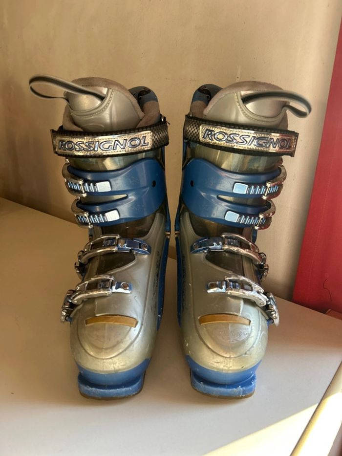 Chaussures de ski bottes de ski bleu rossignol avec paire de gant rossignol