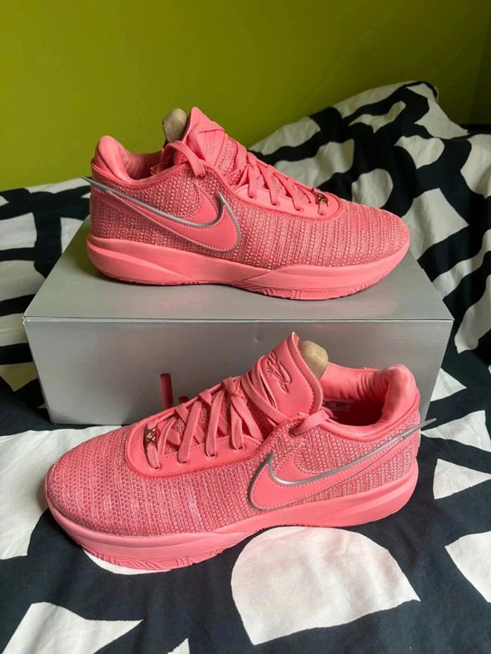Nike LeBron 20 Pink Diamond • Édition US • Taille 46
