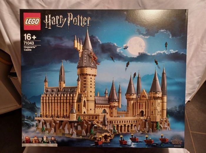 Lego modèle 71043 Château Poudlard Neuf