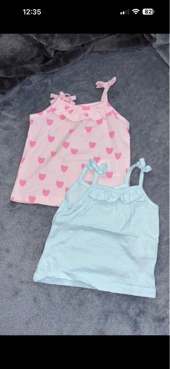 2 tee-shirts à bretelles 