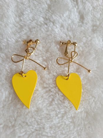 Clips cœur jaune et peit nœud