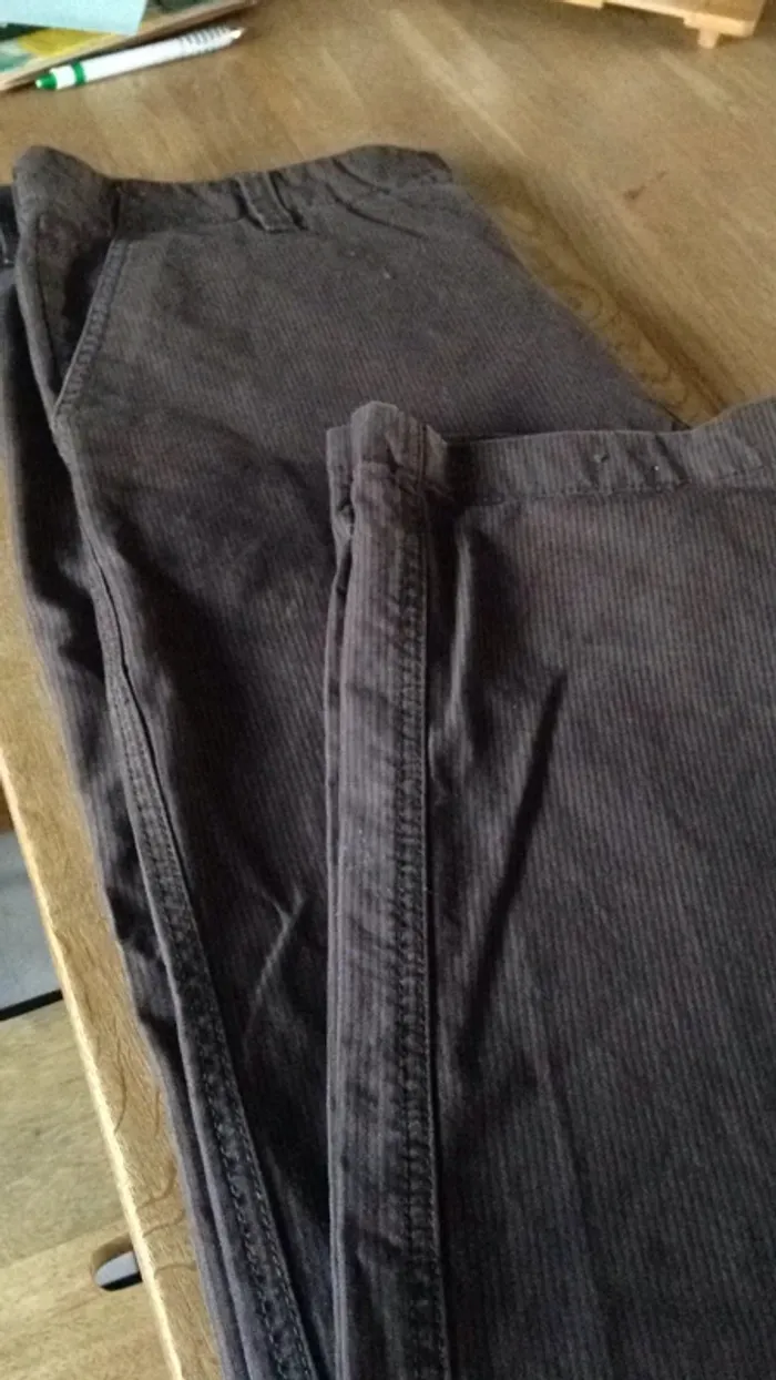 Pantalon T44 rayé marron