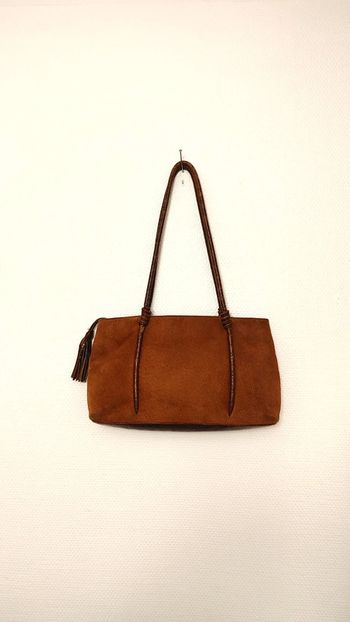 Sac en daim et cuir épaule bicolore marron Camel hanse et pompom