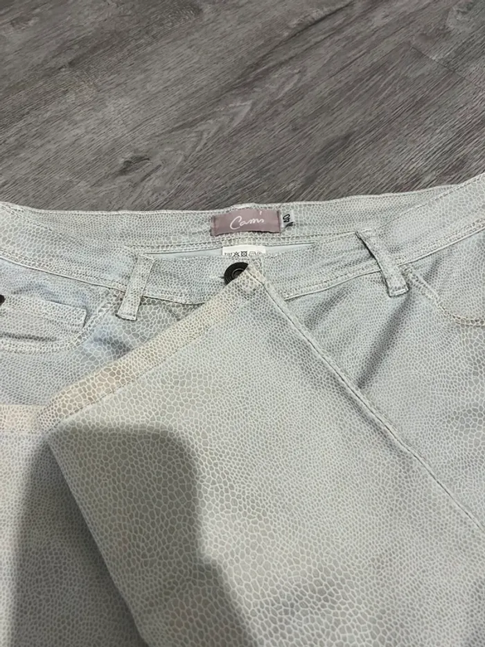 🟦 Pantalon court effet reptile 🟦 P - photo numéro 2