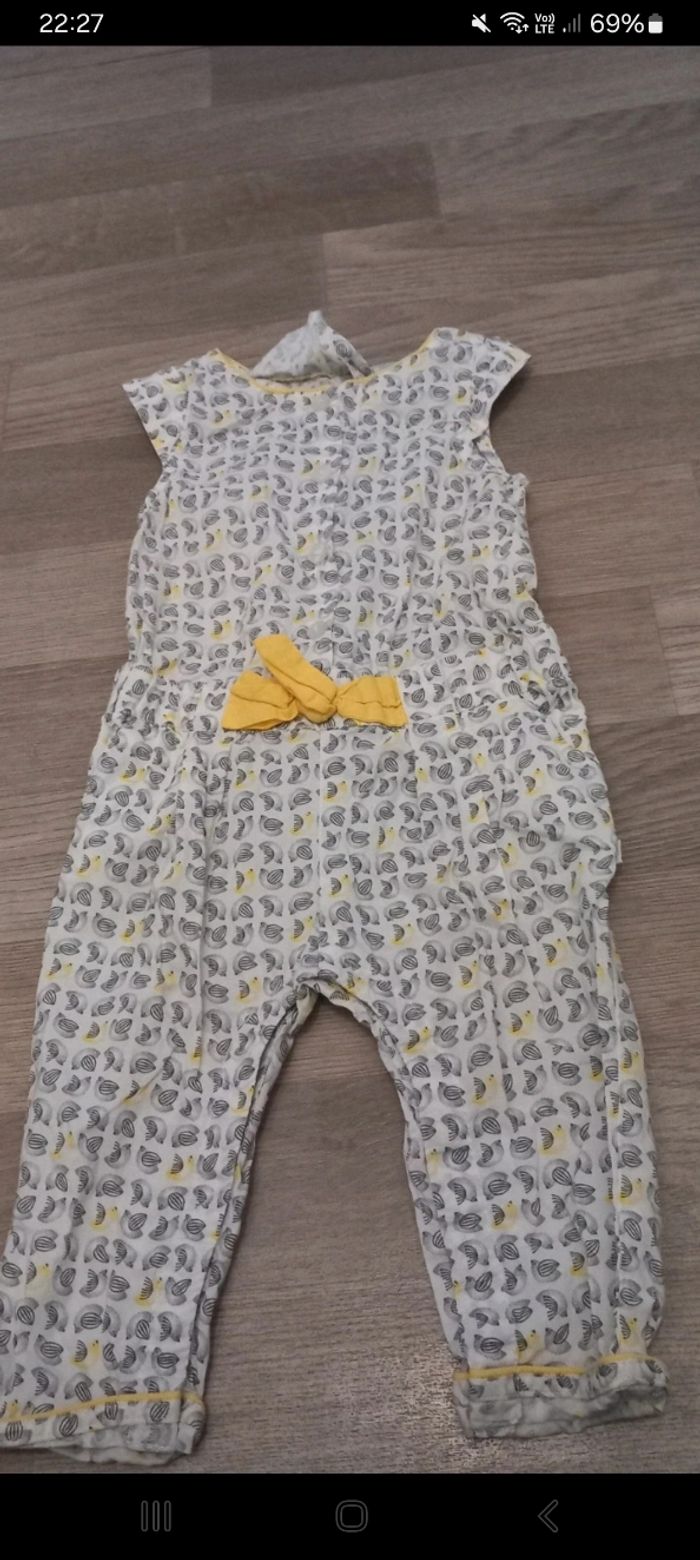 Combinaison jaune et gris a motif obaibi 6 mois