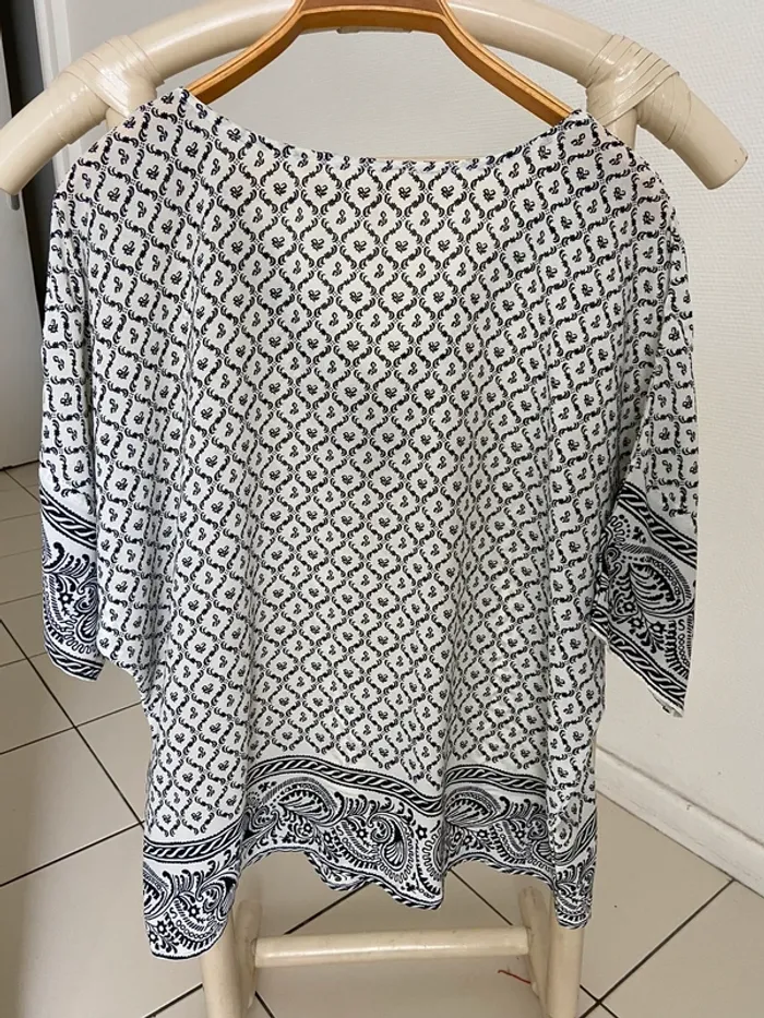 Blouse noire et blanche - photo numéro 2