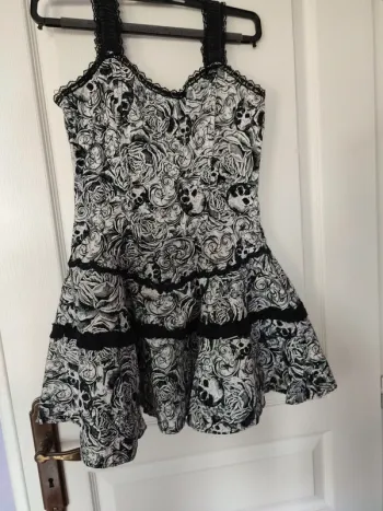Robe squelette crâne gothique dead