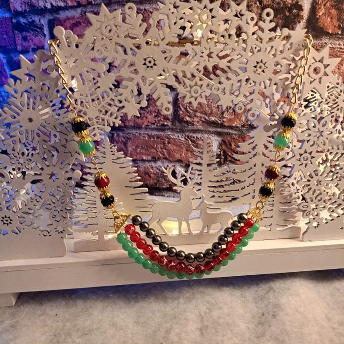 Collier chic multi rang vert noir et rouge - photo numéro 2