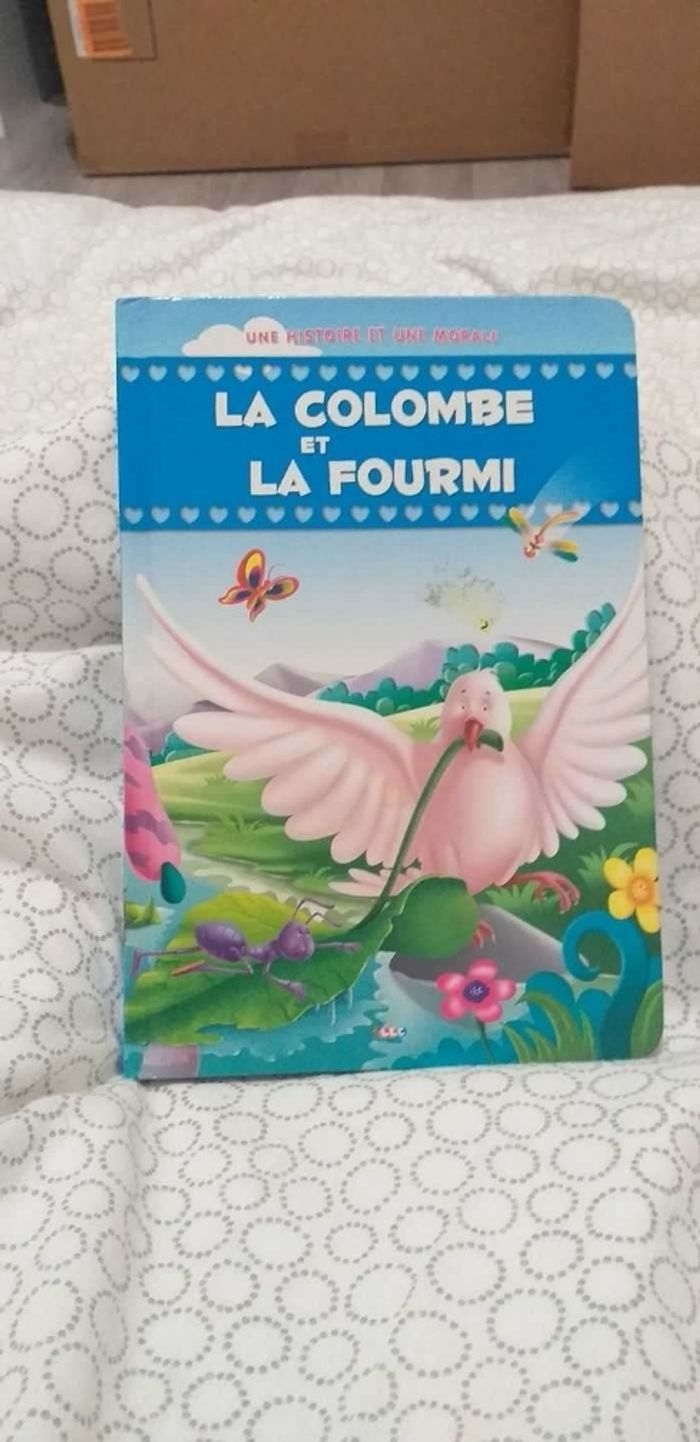 Livre histoire là colombe et la fourmi