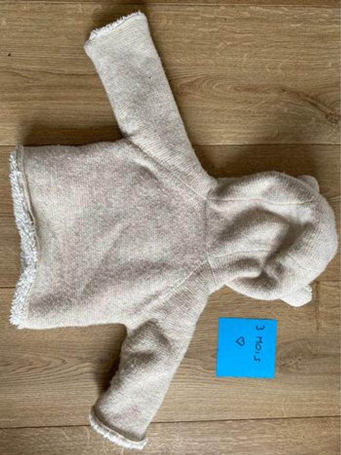 Gilet col V en fine maille boutonné - photo numéro 2