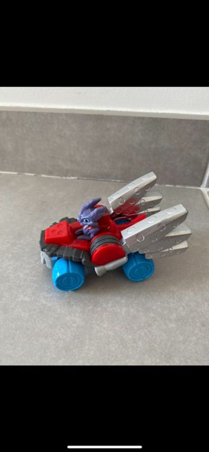 Jouet voiture avec figurine - photo numéro 4