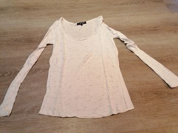 Tee shirt cache cache