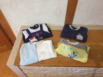 Lot 4 pyjamas hiver 9 mois