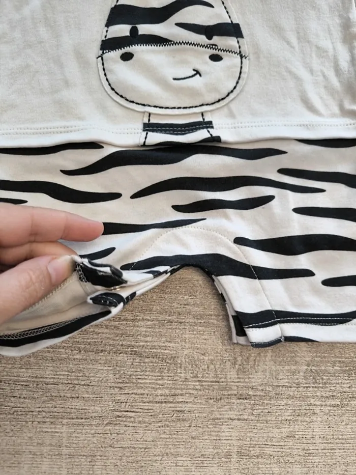 Combishort garçon 6 mois - photo numéro 3