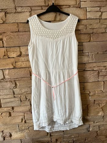 Jolie robe blanches 10-12 ans