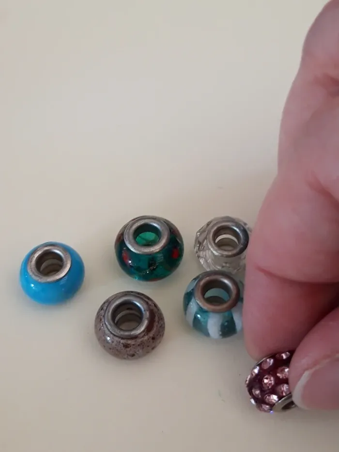 Lot de petits accessoires pour bracelet - photo numéro 4