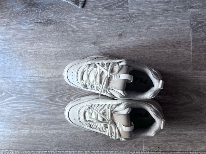 Chaussures Fila  taille 37 — très bon état