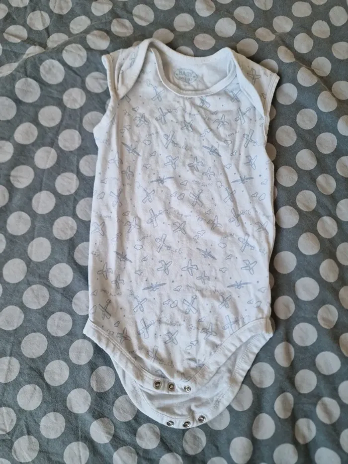 9 bodys 24 mois - photo numéro 8