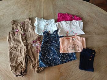 Lot de vêtements (7 articles) fille 9 mois toutes marques