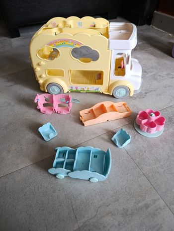 Le bus et ca court de récréation 5744