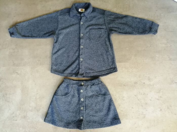 Ensemble jupe + sur chemise et béret 6 ans Z