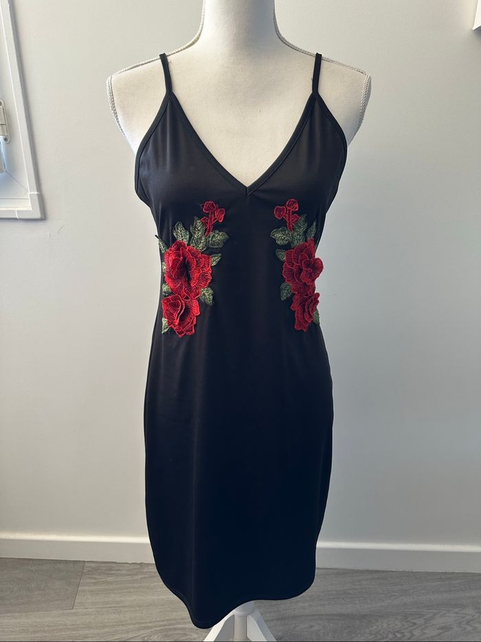 Robe nuisette broderies fleurs noire rouge et verte Y2K T38/40 M/L
