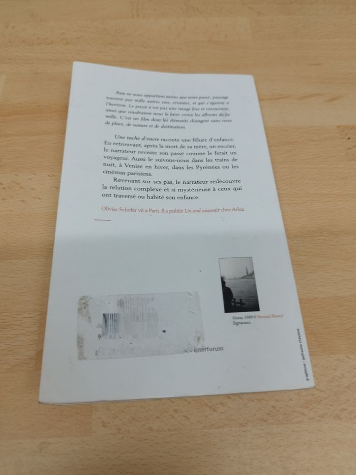 Olivier Schefer

Une tache d'encre - photo numéro 2