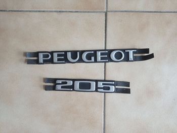 Logo monogramme "Peugeot 205"