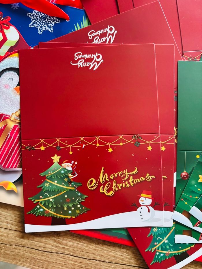 8 Sacs de Noël + 8 Papiers de Soie + 8 Cartes de Vœux - photo numéro 6