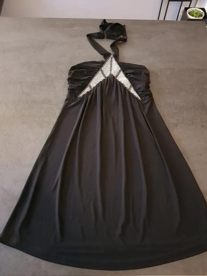 Robe noir avec strass TU