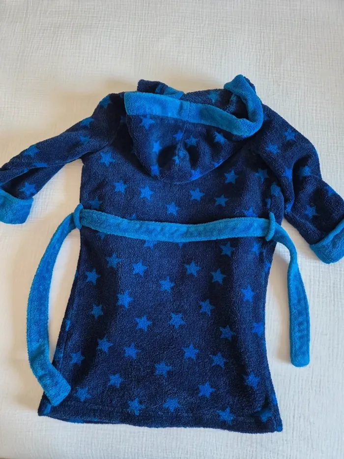 Peignoir enfant taille 4 ans - photo numéro 2