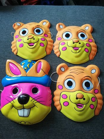 Lot de 4 masques pour déguisement