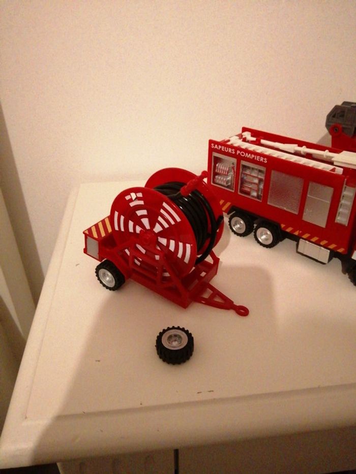 Camion de pompier - photo numéro 7