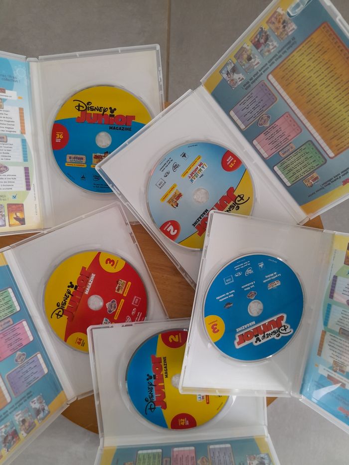 Lot de DVD Disney - photo numéro 2