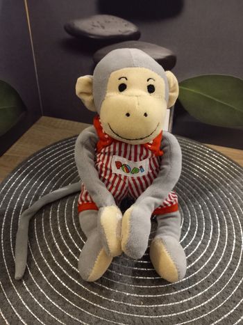 Peluche le singe Popi 22cm Helen oxenbury édition Bayard