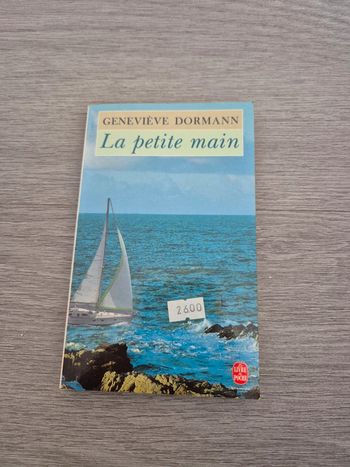 La petite main Geneviève Dormann