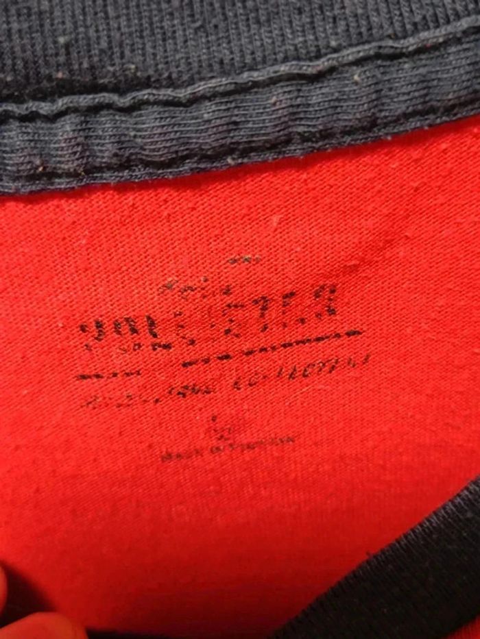 🟥 T-shirt Hollister rouge et bleu marine 🟦 - photo numéro 4