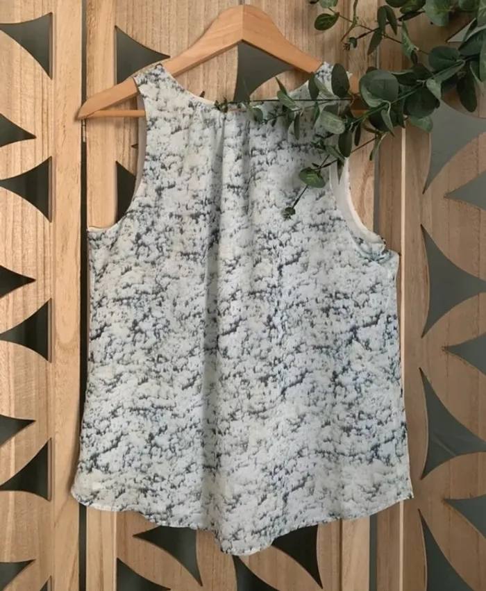 Blouse sans manches neuve 38 - photo numéro 2