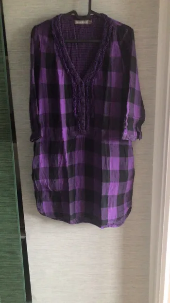 Robe à carreaux violet Version Originale