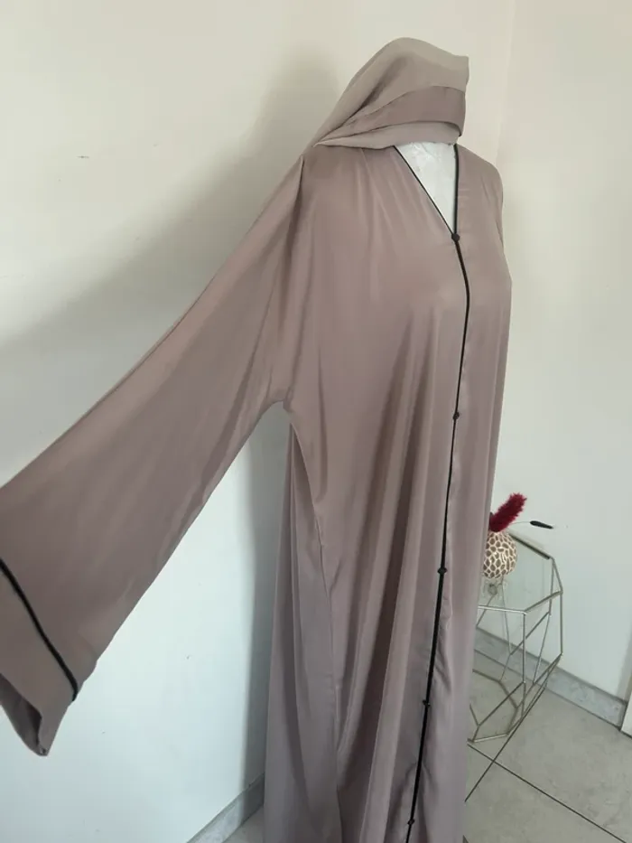 Robe émiratie chic femme neuve - photo numéro 2