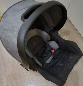 Chaise poussette bébé en bonne état