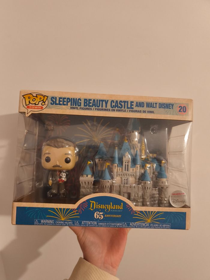 Figurine Funko pop Disney sleeping beauty castle 20 walt Disneyland
