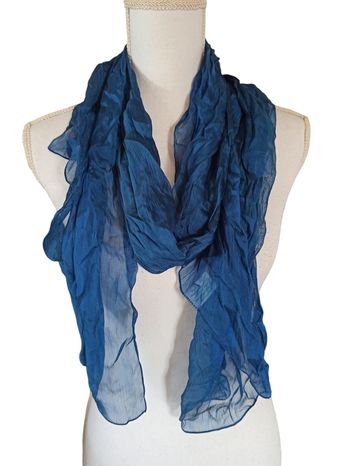 Écharpe transparente bleu