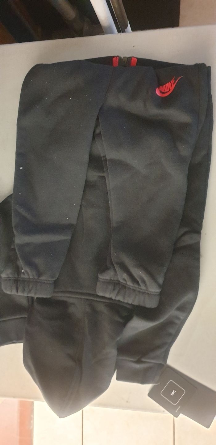 Ensemble jogging - photo numéro 2