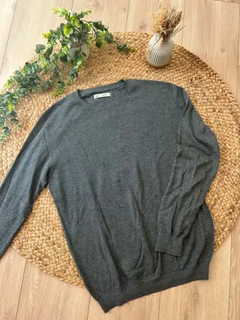 Pull fin gris foncé taille M