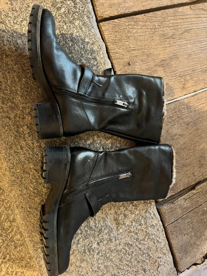 Une paire de bottes d’hiver - photo numéro 2