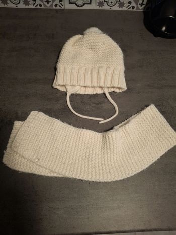Ensemble bonnet écharpe kiabi 6/12 mois