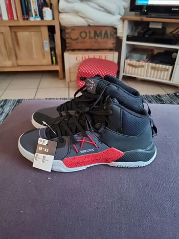 Chaussures de basketball neuves Decathlon
