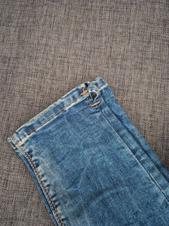 Jean femme Taille 36 - photo numéro 2