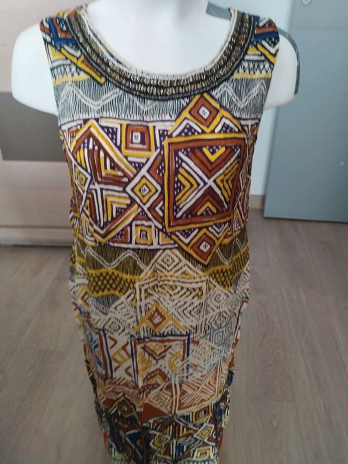 Robe d' été colorée taille 44 très agréable à porter